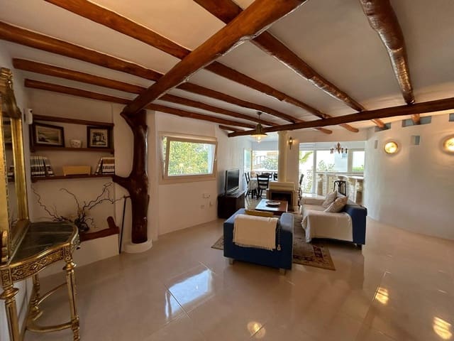 4 bedroom Townhouse for rent in Bahía Dorada, Estepona with pool garage - € 2,500 (Ref: 8612441)