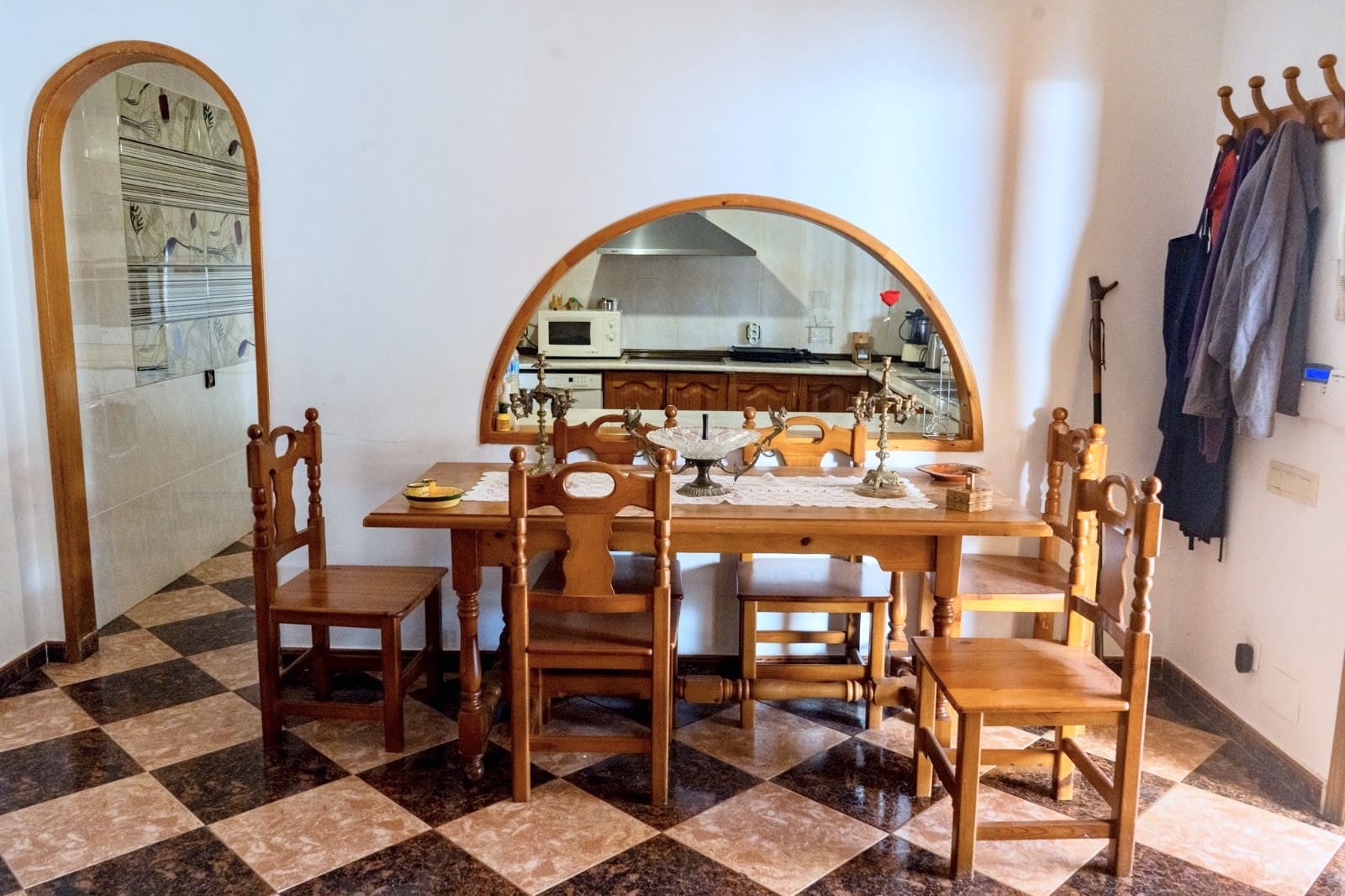 4 sypialnia Willa na sprzedaż w Marbella z basenem garażem - 1 300 000 € (Ref: 8636323)