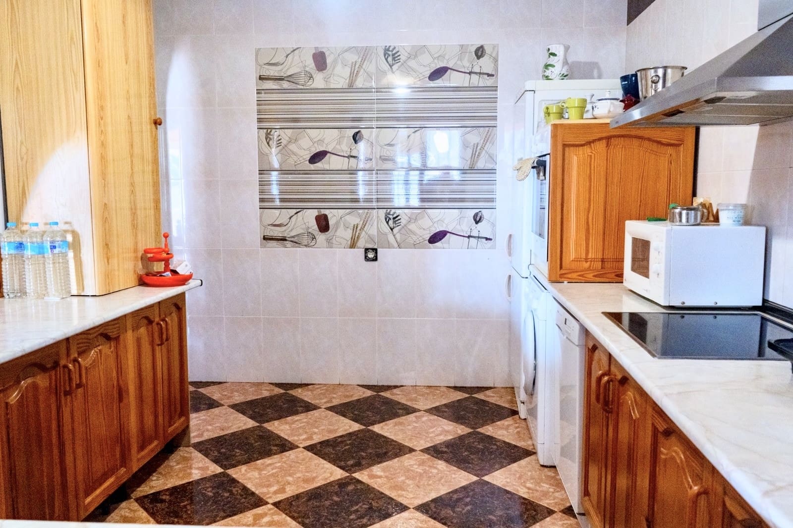 4 sypialnia Willa na sprzedaż w Marbella z basenem garażem - 1 300 000 € (Ref: 8636323)