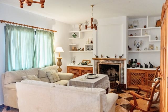 4 sypialnia Willa na sprzedaż w El Rosario, Marbella z basenem garażem - 1 300 000 € (Ref: 8636323)