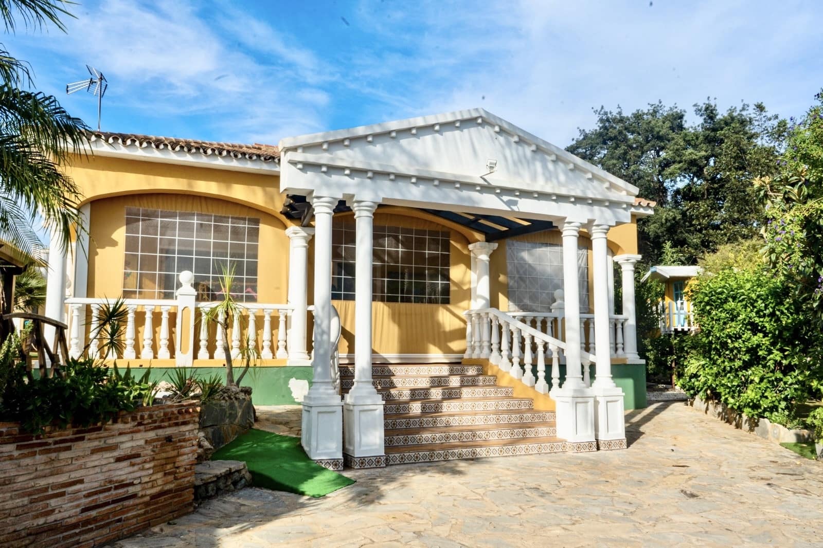 4 sypialnia Willa na sprzedaż w Marbella z basenem garażem - 1 300 000 € (Ref: 8636323)