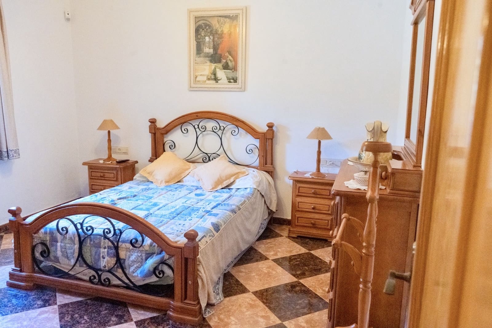 4 sypialnia Willa na sprzedaż w Marbella z basenem garażem - 1 300 000 € (Ref: 8636323)