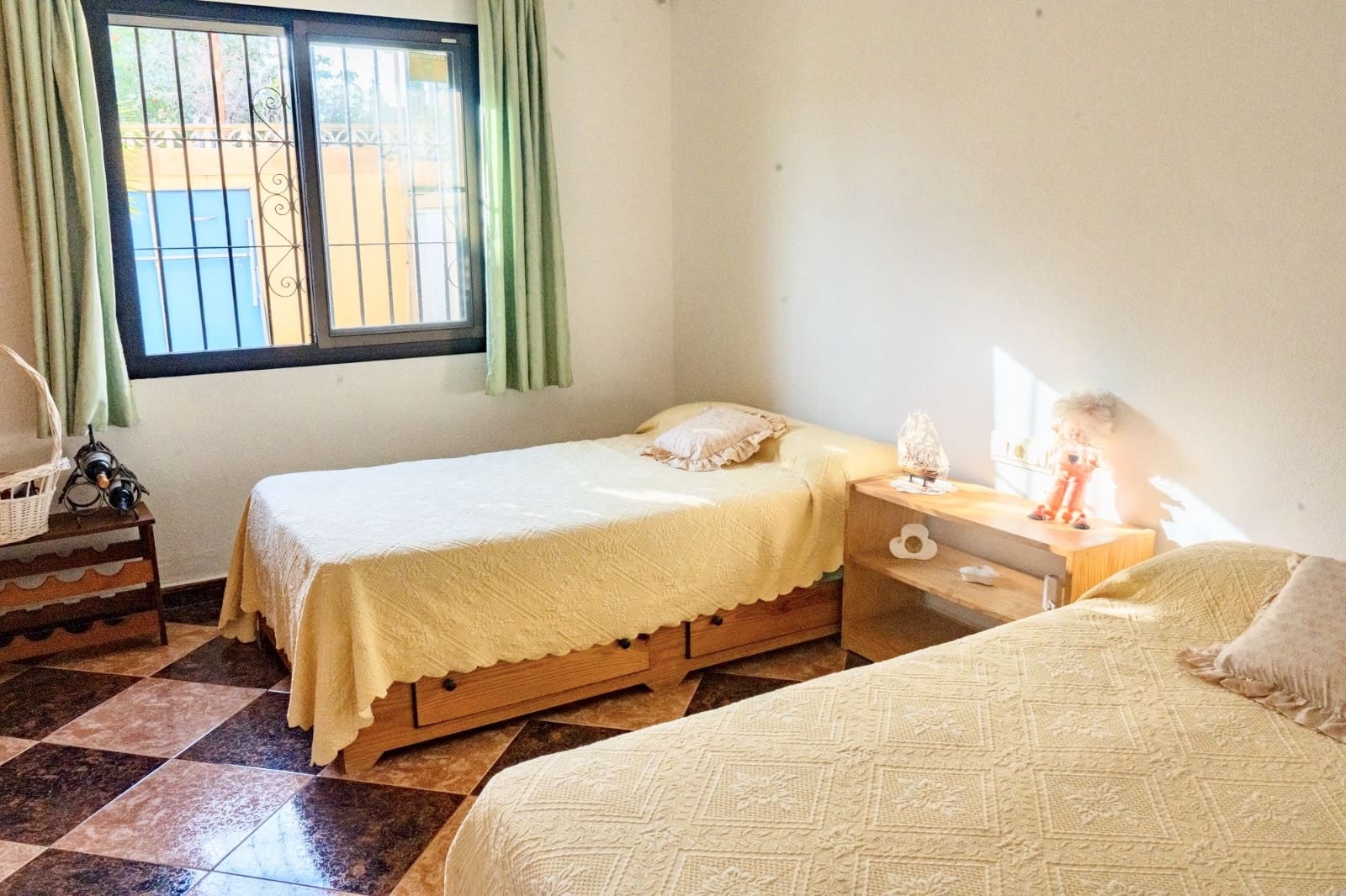 4 sypialnia Willa na sprzedaż w Marbella z basenem garażem - 1 300 000 € (Ref: 8636323)