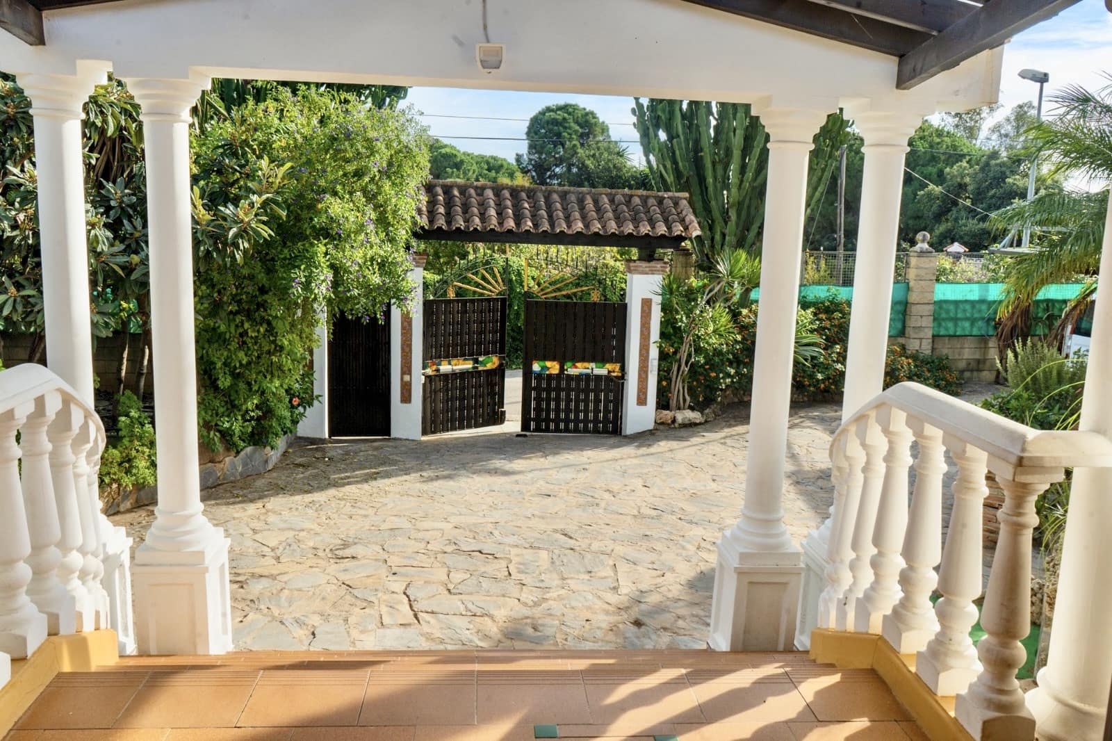 4 sypialnia Willa na sprzedaż w Marbella z basenem garażem - 1 300 000 € (Ref: 8636323)