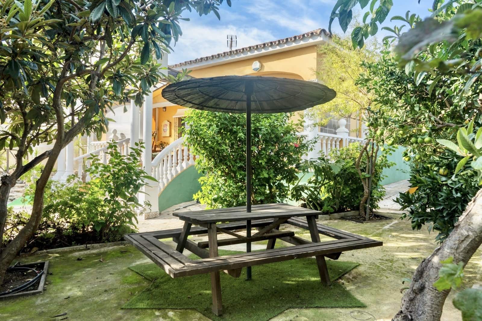 4 sypialnia Willa na sprzedaż w Marbella z basenem garażem - 1 300 000 € (Ref: 8636323)