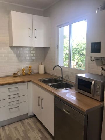 2 soverom Villa til salgs i El Velerín, Estepona med svømmebasseng garasje - € 380 000 (Ref: 8640897)