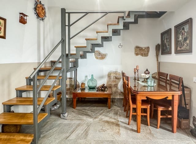 4 slaapkamer Huis te koop in Centro, Estepona met garage - € 660.000 (Ref: 8671797)