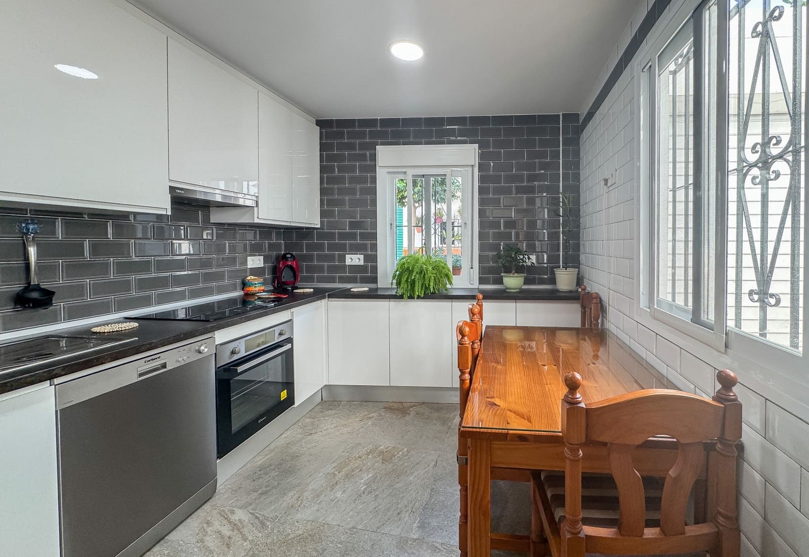 4 slaapkamer Huis te koop in Estepona met garage - € 660.000 (Ref: 8671797)