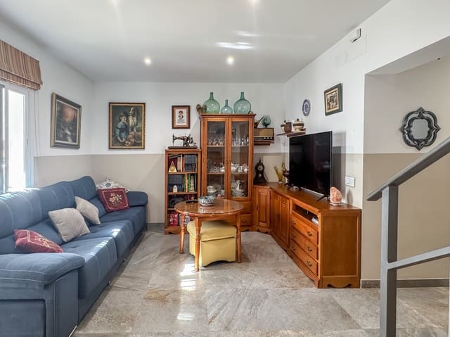 4 slaapkamer Huis te koop in Centro, Estepona met garage - € 660.000 (Ref: 8671797)