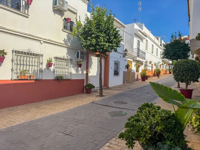 4 soverom Hus til salgs i Centro, Estepona med garasje - € 660 000 (Ref: 8671797)