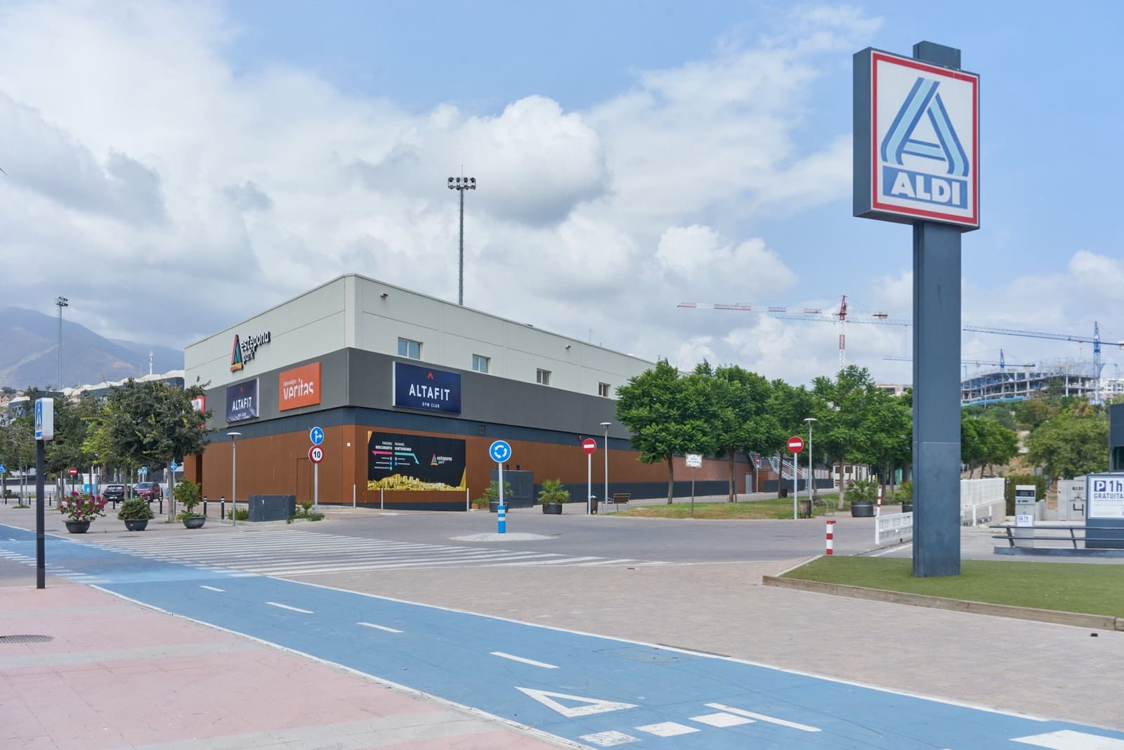 Erhverv til leje i Estepona - € 580 (Ref: 8675665)