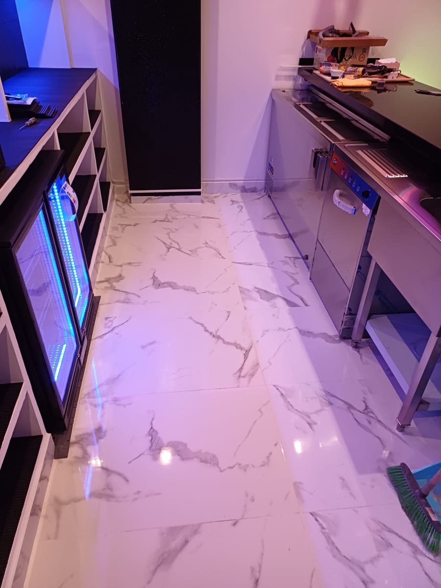 Commercial for rent in San Pedro de Alcantara - € 1,800 (Ref: 8677708)