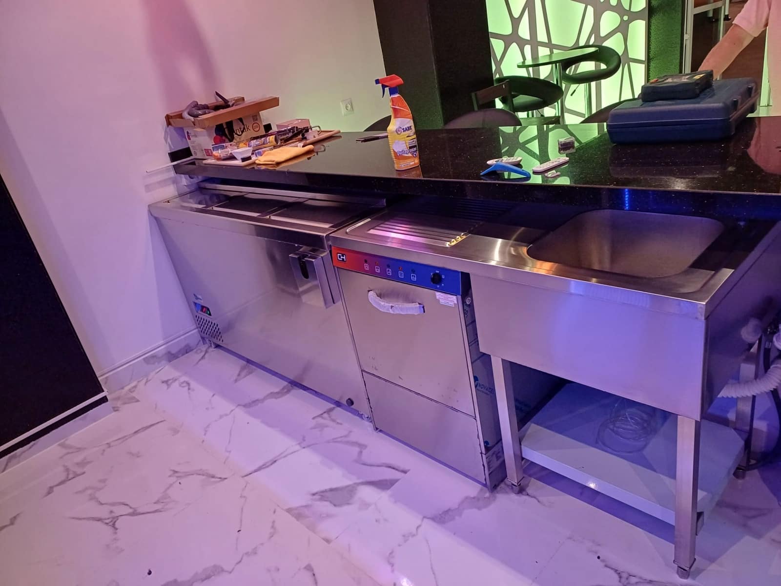 Commercial for rent in San Pedro de Alcantara - € 1,800 (Ref: 8677708)