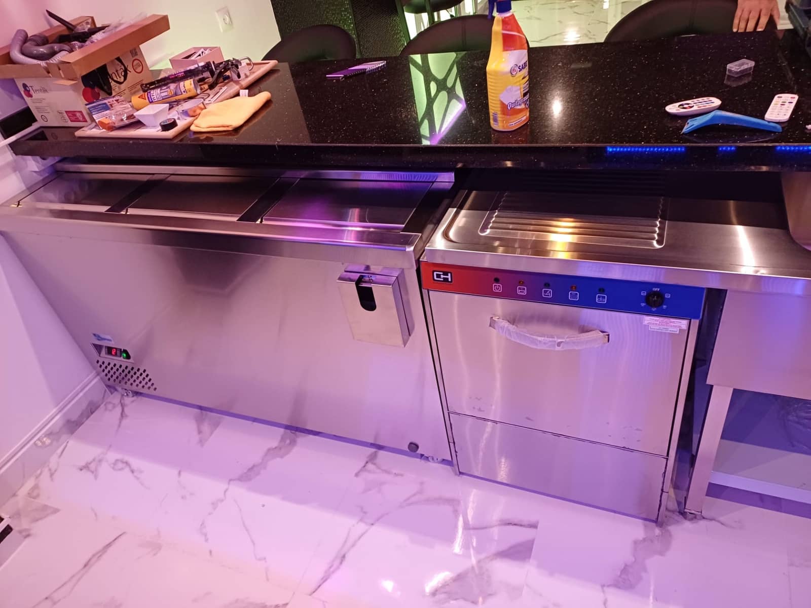 Commercial for rent in San Pedro de Alcantara - € 1,800 (Ref: 8677708)