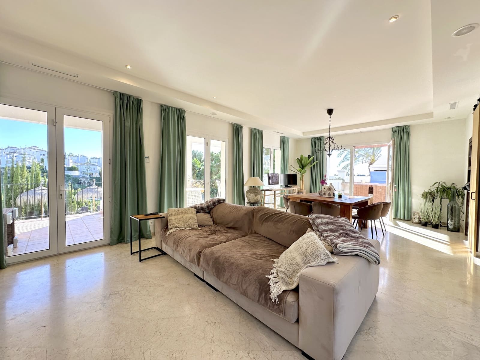 5 quarto Moradia para venda em Estepona com piscina garagem - 1 795 000 € (Ref: 8682137)