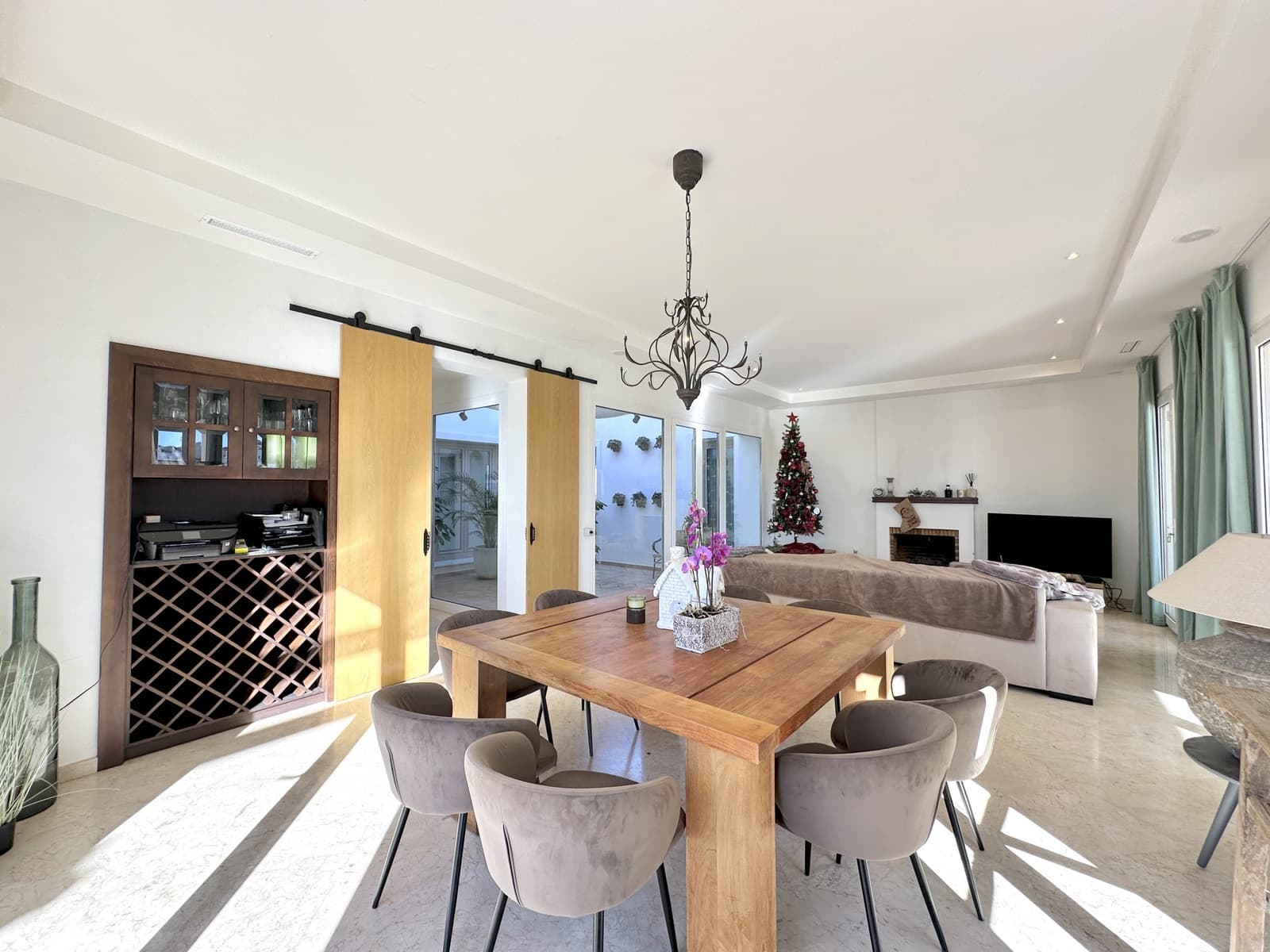 5 quarto Moradia para venda em Estepona com piscina garagem - 1 795 000 € (Ref: 8682137)