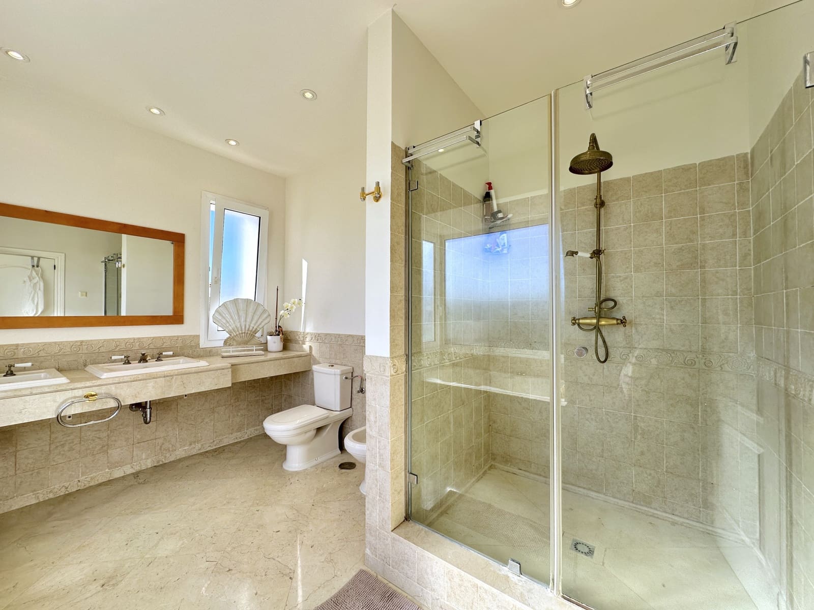 5 quarto Moradia para venda em Estepona com piscina garagem - 1 795 000 € (Ref: 8682137)