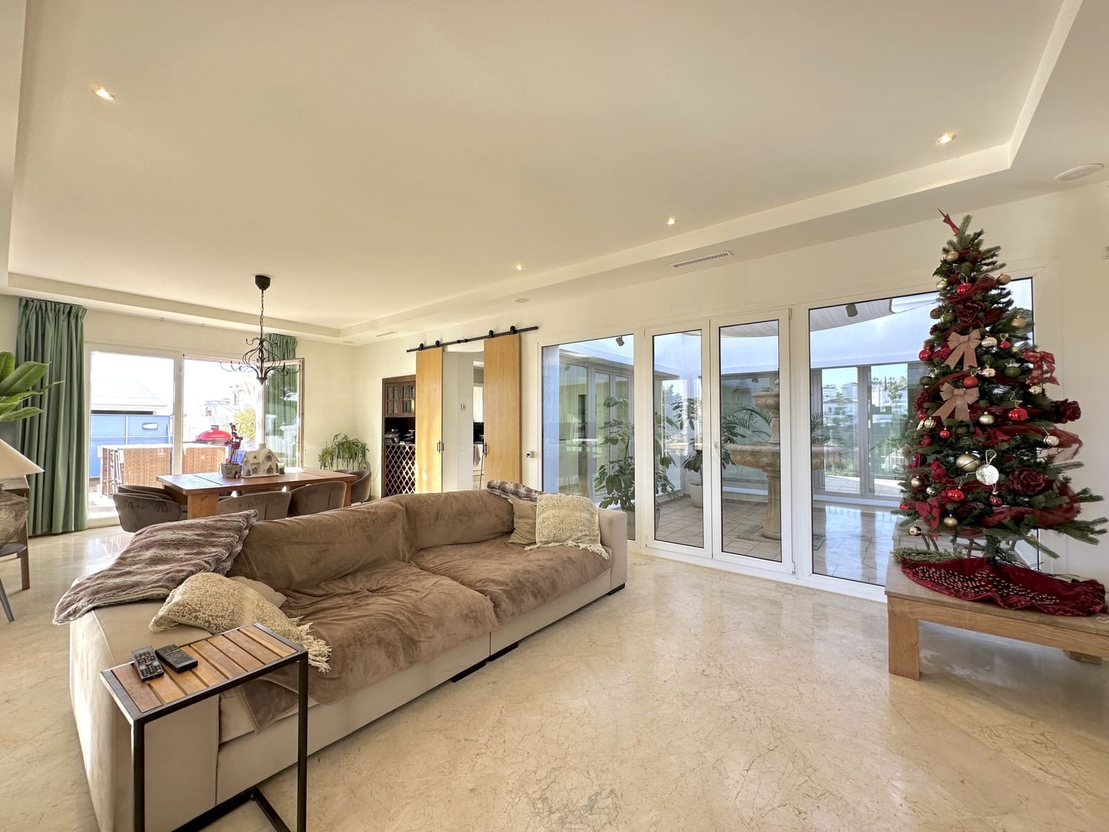 5 quarto Moradia para venda em Estepona com piscina garagem - 1 795 000 € (Ref: 8682137)