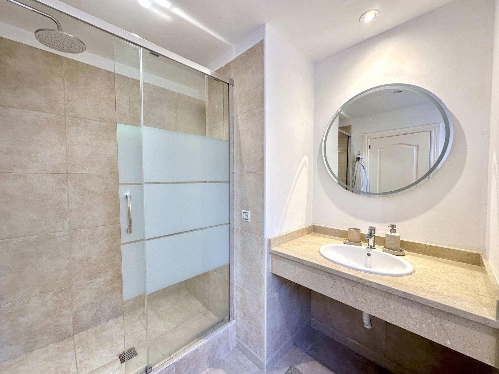 5 quarto Moradia para venda em Estepona com piscina garagem - 1 795 000 € (Ref: 8682137)