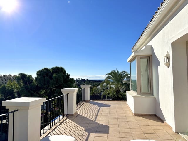 5 slaapkamer Villa te koop in La Concha - Resina Golf, Estepona met zwembad garage - € 1.795.000 (Ref: 8682137)