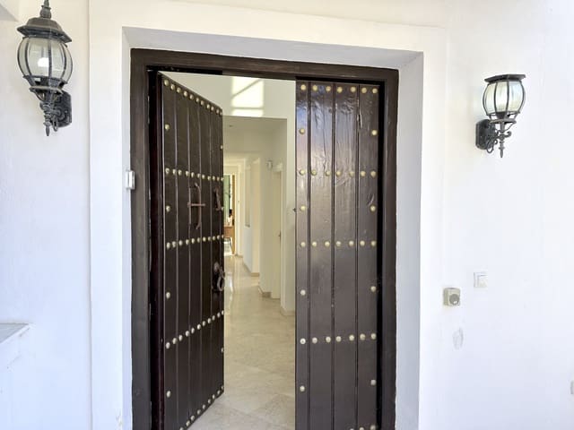 5 slaapkamer Villa te koop in La Concha - Resina Golf, Estepona met zwembad garage - € 1.795.000 (Ref: 8682137)