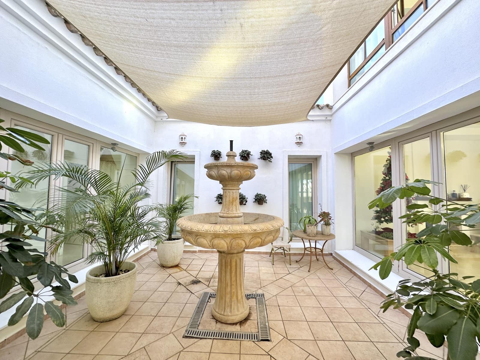 5 quarto Moradia para venda em Estepona com piscina garagem - 1 795 000 € (Ref: 8682137)