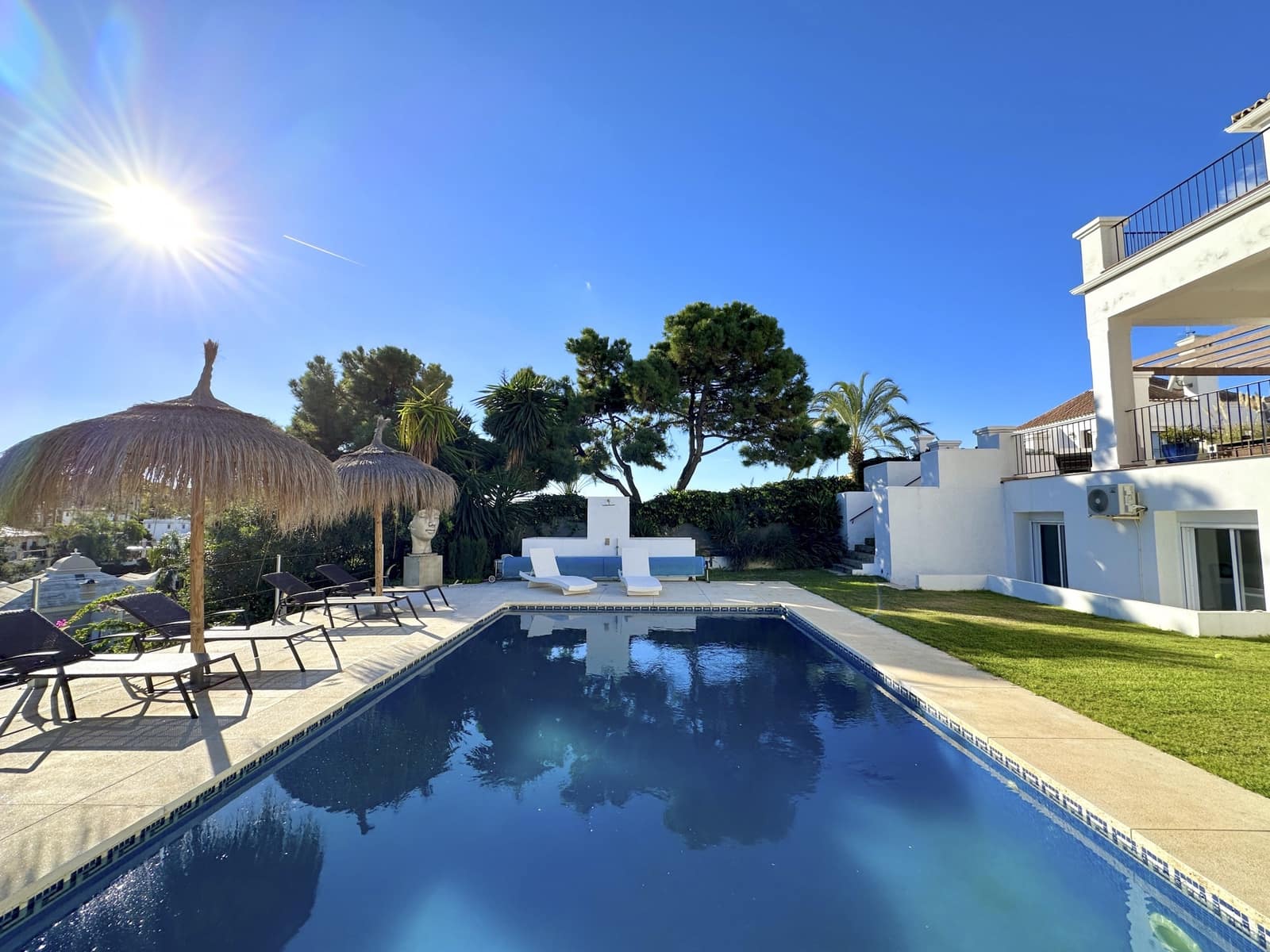 5 quarto Moradia para venda em Estepona com piscina garagem - 1 795 000 € (Ref: 8682137)