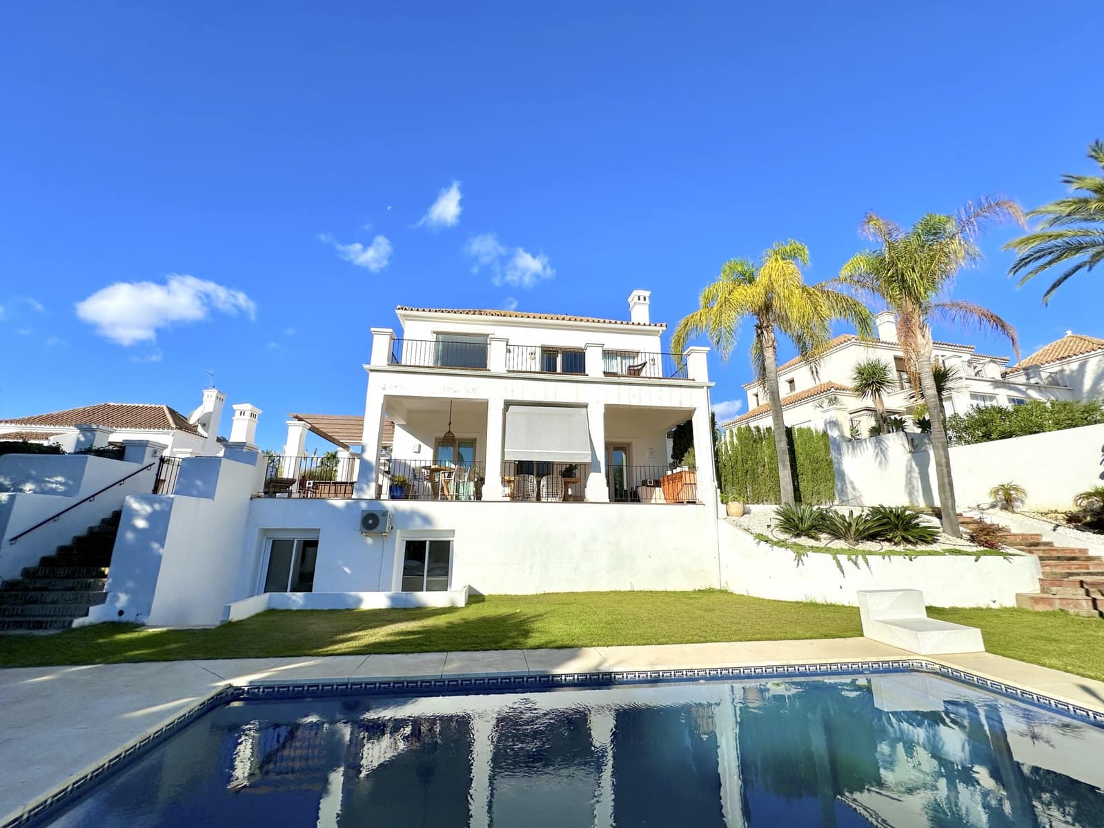 5 quarto Moradia para venda em Estepona com piscina garagem - 1 795 000 € (Ref: 8682137)