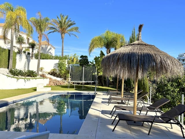5 slaapkamer Villa te koop in La Concha - Resina Golf, Estepona met zwembad garage - € 1.795.000 (Ref: 8682137)