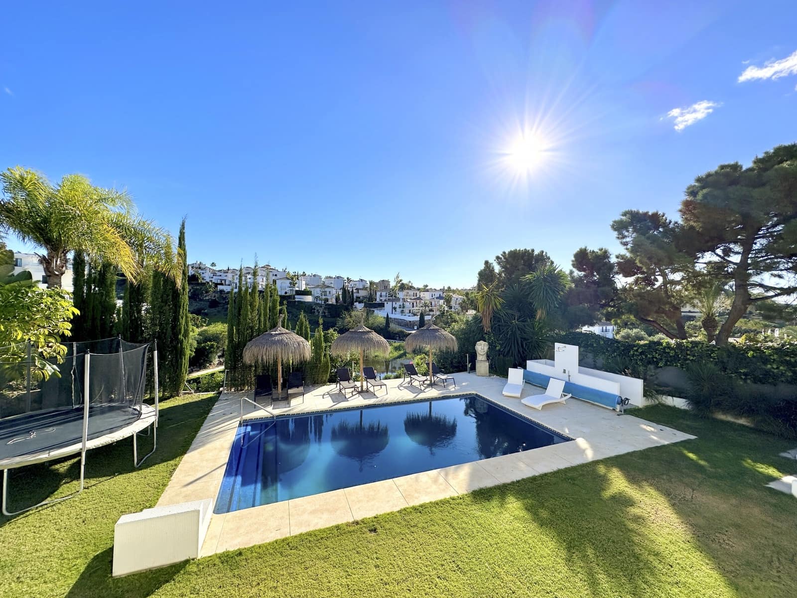 5 quarto Moradia para venda em Estepona com piscina garagem - 1 795 000 € (Ref: 8682137)