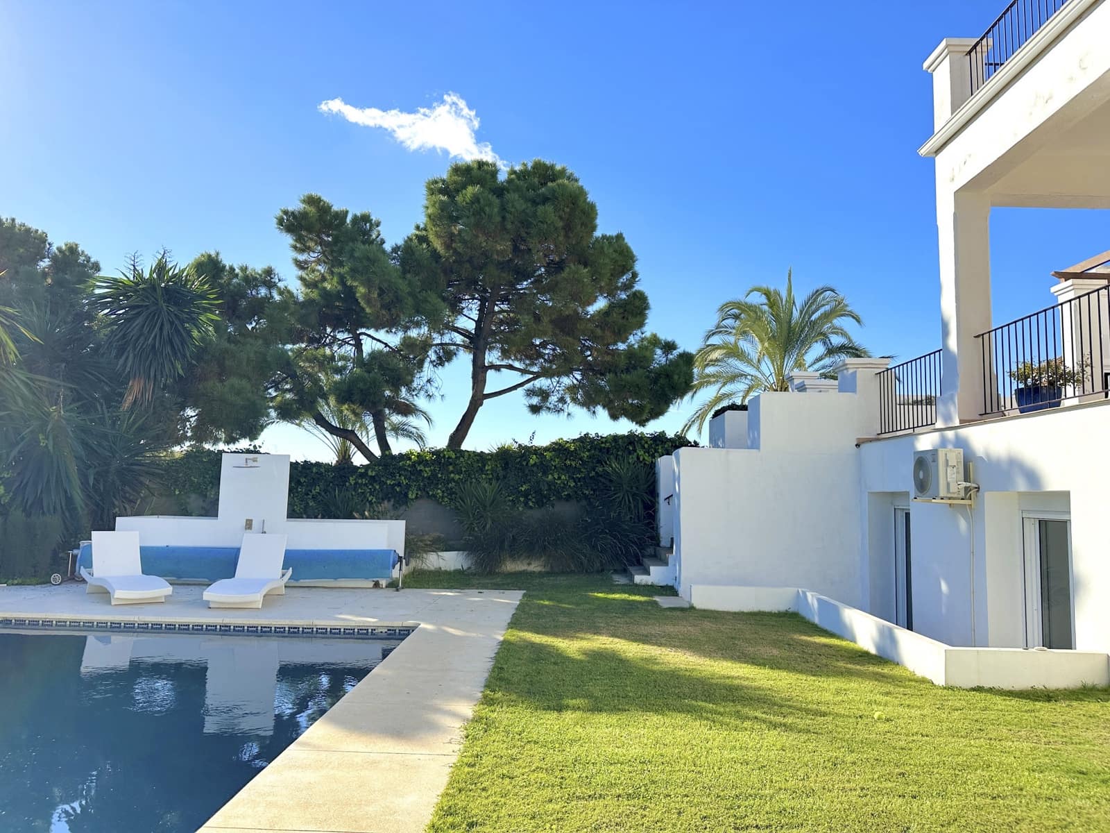 5 quarto Moradia para venda em Estepona com piscina garagem - 1 795 000 € (Ref: 8682137)