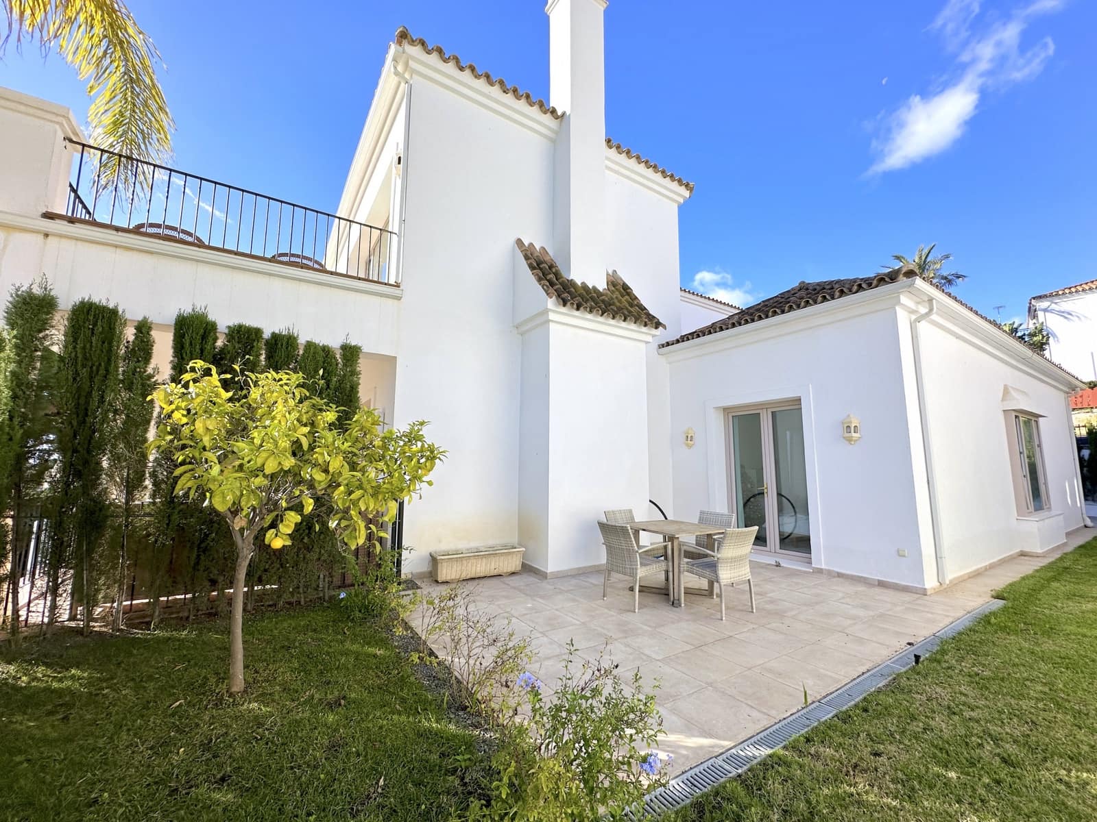 5 quarto Moradia para venda em Estepona com piscina garagem - 1 795 000 € (Ref: 8682137)