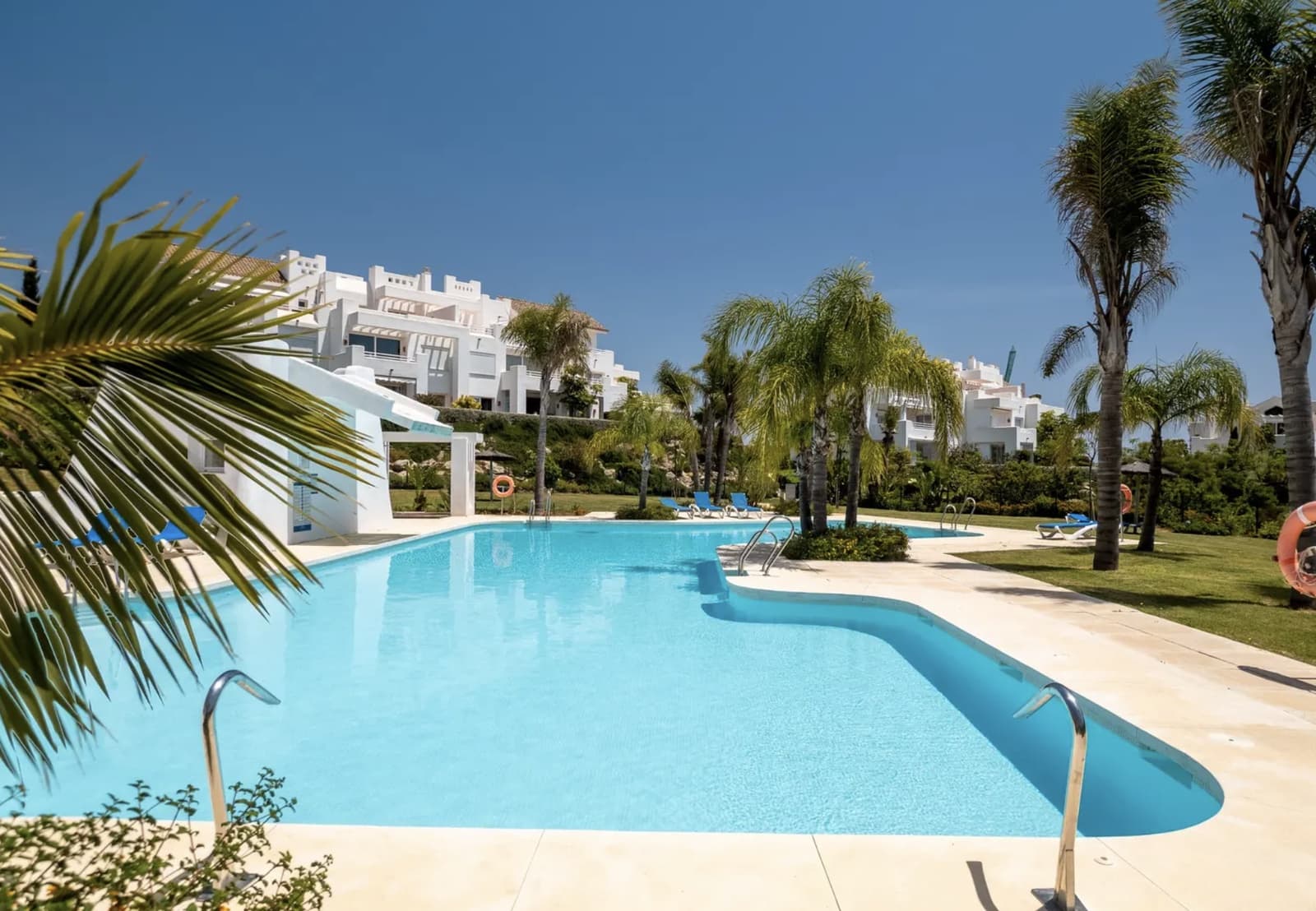 2 Zimmer Apartment zu verkaufen in Casares mit Pool Garage - 577.500 € (Ref: 8687434)