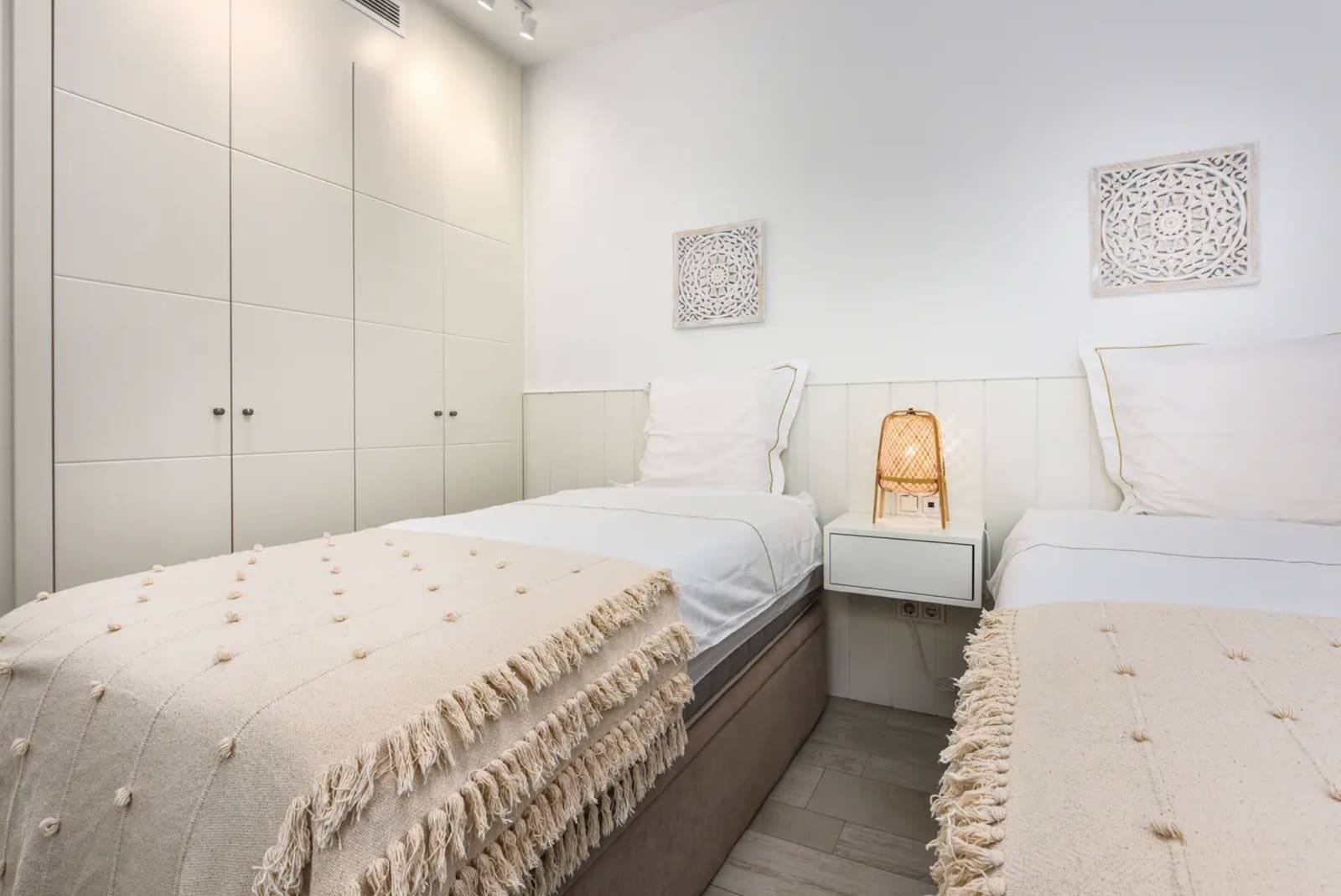 2 bedroom Apartment for sale in Casares with pool garage - € 577,500 (Ref: 8687434)