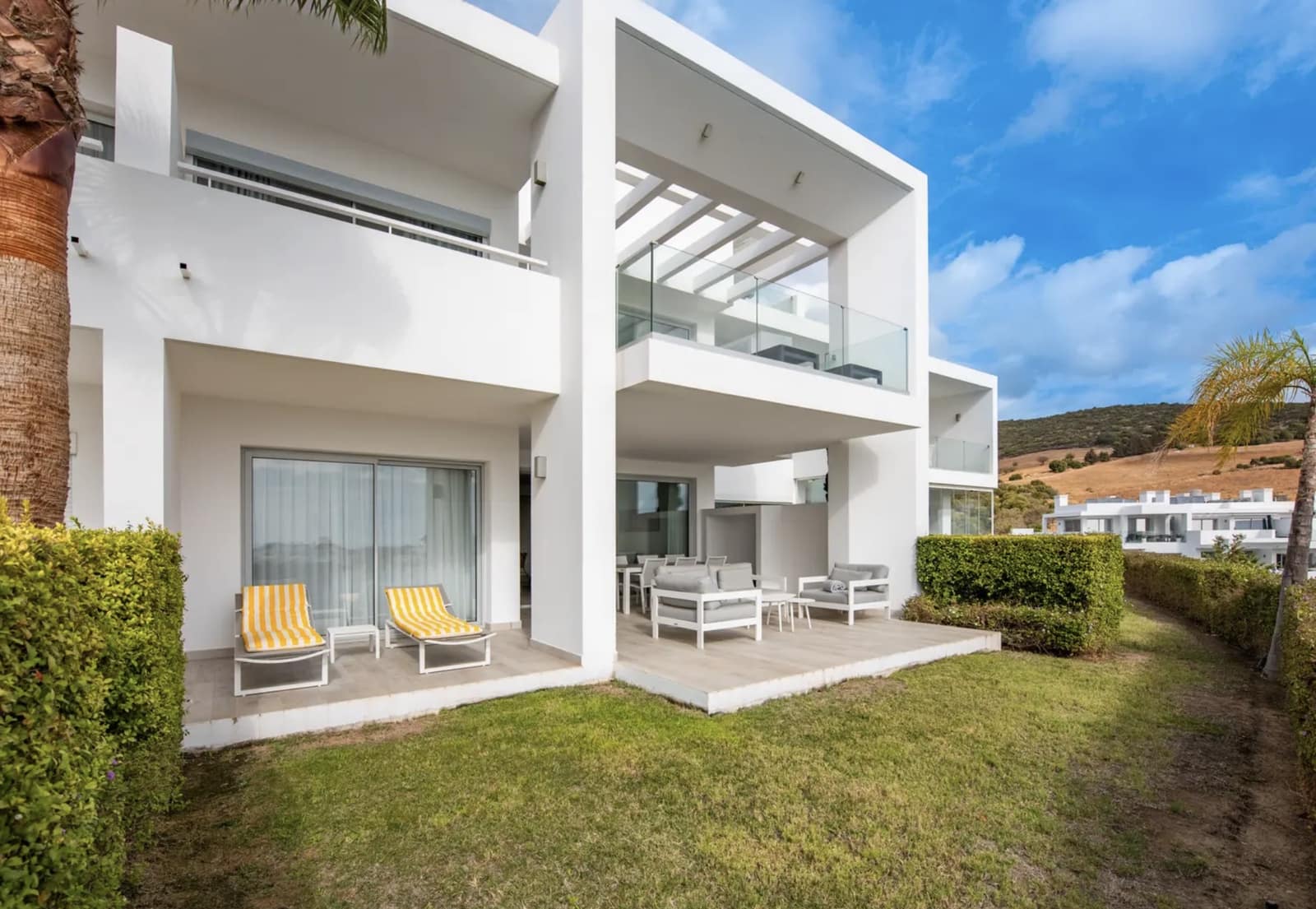2 bedroom Apartment for sale in Casares with pool garage - € 577,500 (Ref: 8687434)