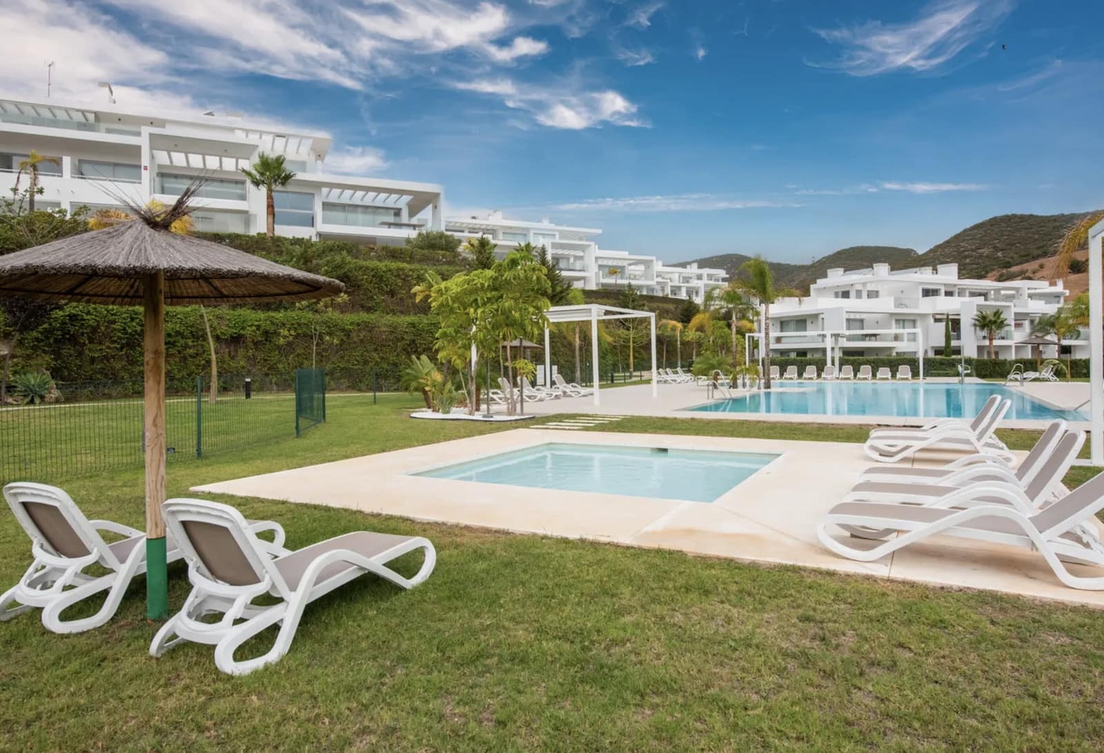2 bedroom Apartment for sale in Casares with pool garage - € 577,500 (Ref: 8687434)