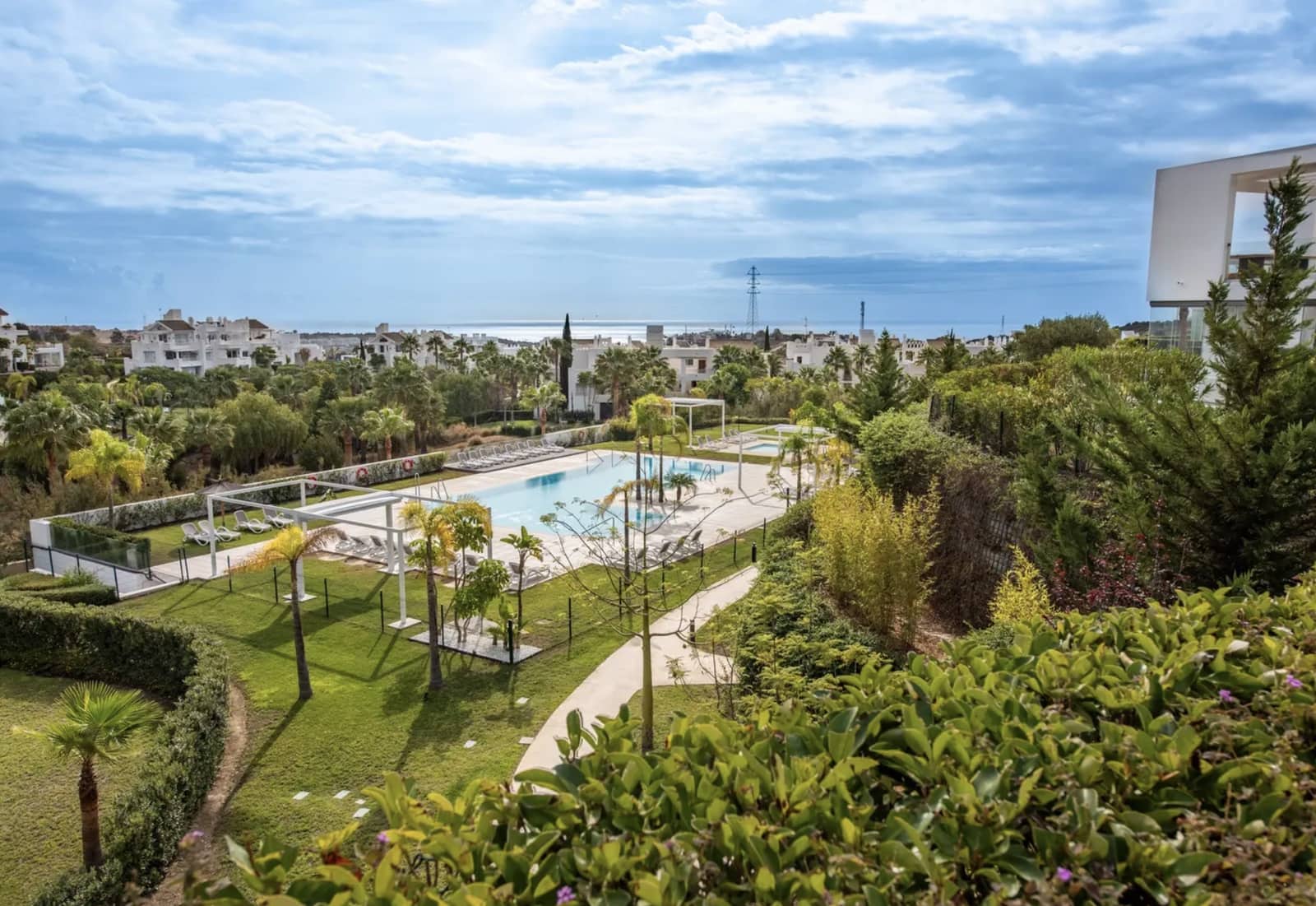 2 bedroom Apartment for sale in Casares with pool garage - € 577,500 (Ref: 8687434)