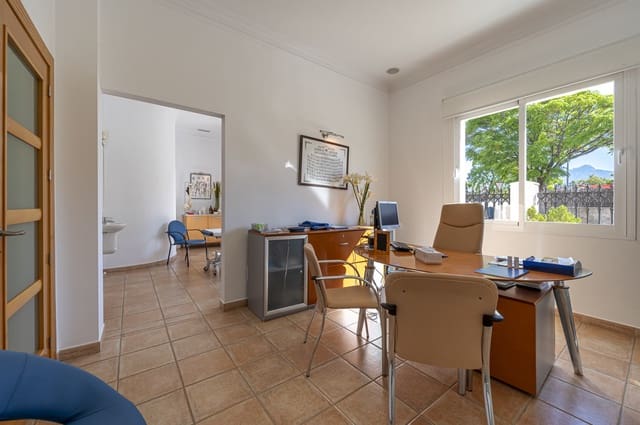 Yritys vuokrattavana paikassa San Pedro de Alcántara Pueblo, Marbella - 6 000 € (Ref: 8708040)