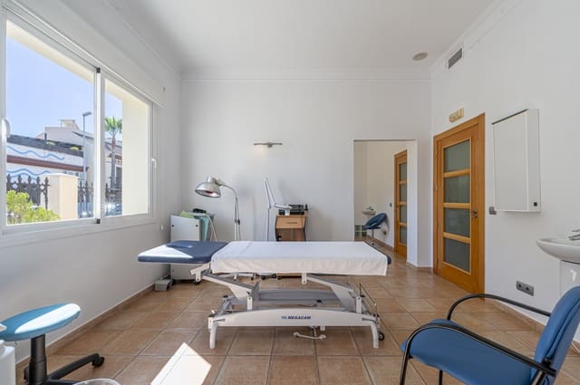 Yritys vuokrattavana paikassa San Pedro de Alcántara Pueblo, Marbella - 6 000 € (Ref: 8708040)