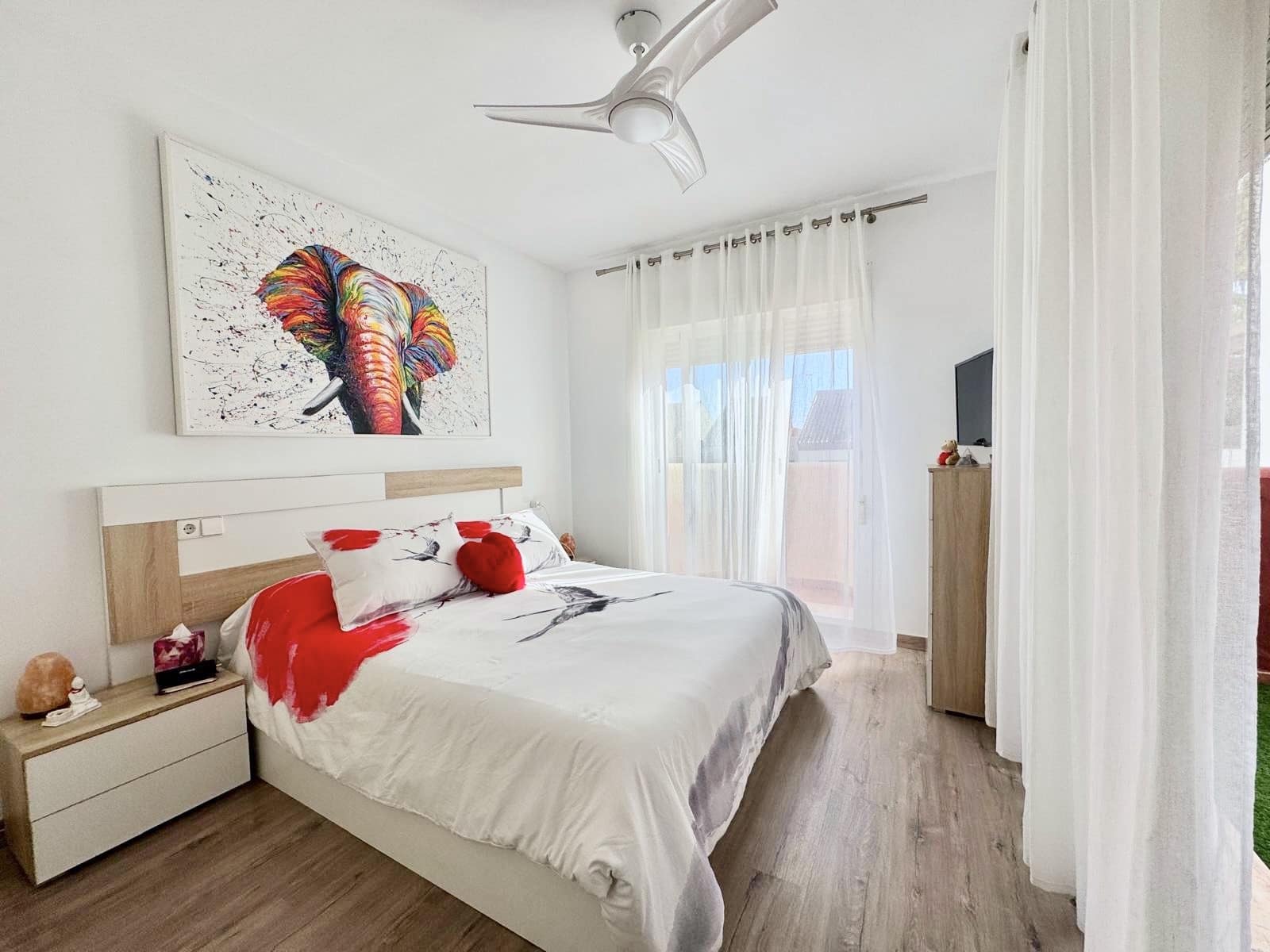 3 soveværelse Byhus til salg i Estepona med swimmingpool garage - € 625.000 (Ref: 8766658)