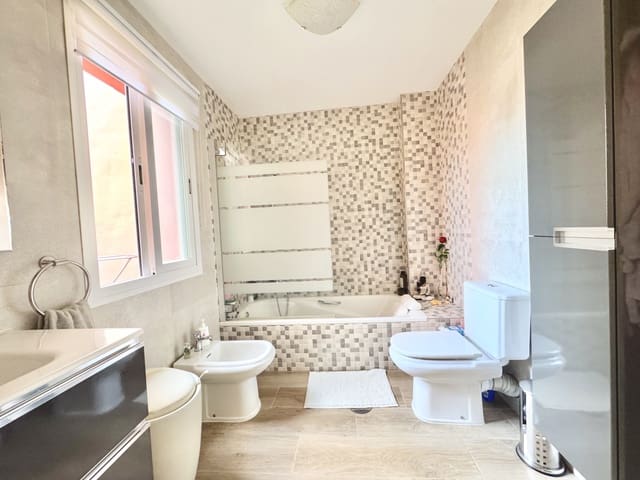 3 Zimmer Haus zu verkaufen in La Concha - Resina Golf, Estepona mit Pool Garage - 625.000 € (Ref: 8766658)