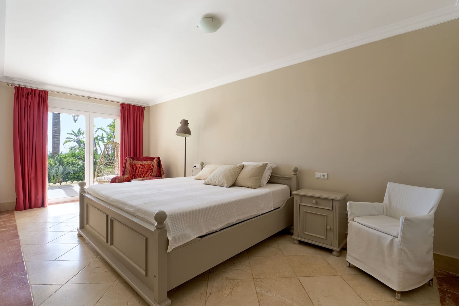 4 Zimmer Villa zu verkaufen in Estepona mit Pool Garage - 2.450.000 € (Ref: 8770104)