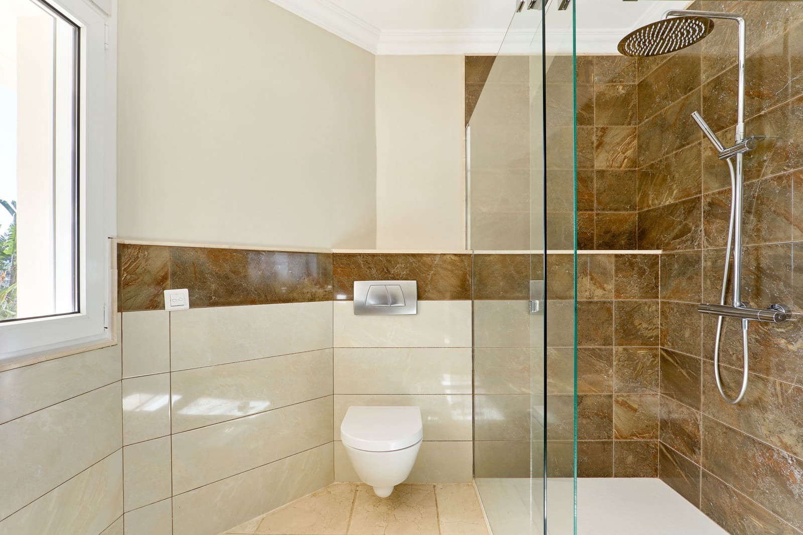 4 Zimmer Villa zu verkaufen in Estepona mit Pool Garage - 2.450.000 € (Ref: 8770104)