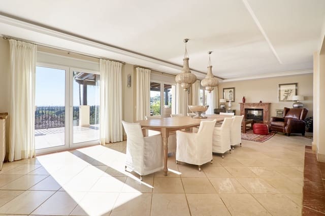 4 soveværelse Villa til salg i Las Lomas, Estepona med swimmingpool garage - € 2.450.000 (Ref: 8770104)