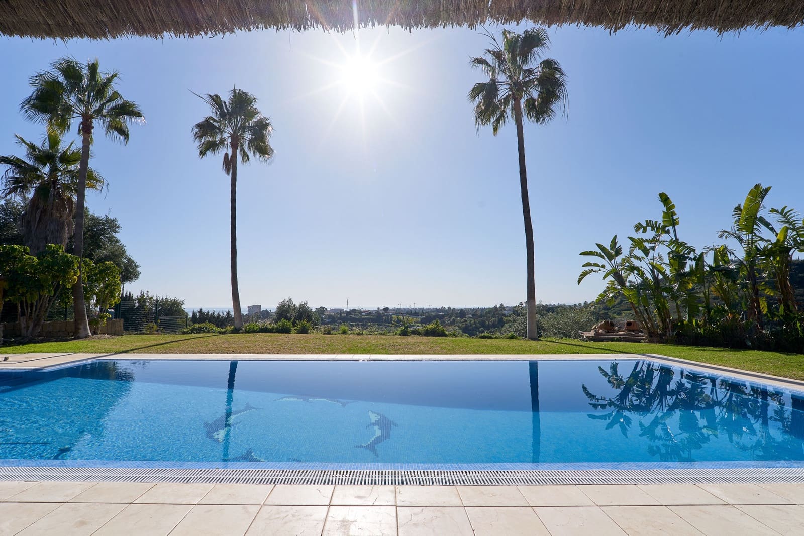 4 Zimmer Villa zu verkaufen in Estepona mit Pool Garage - 2.450.000 € (Ref: 8770104)