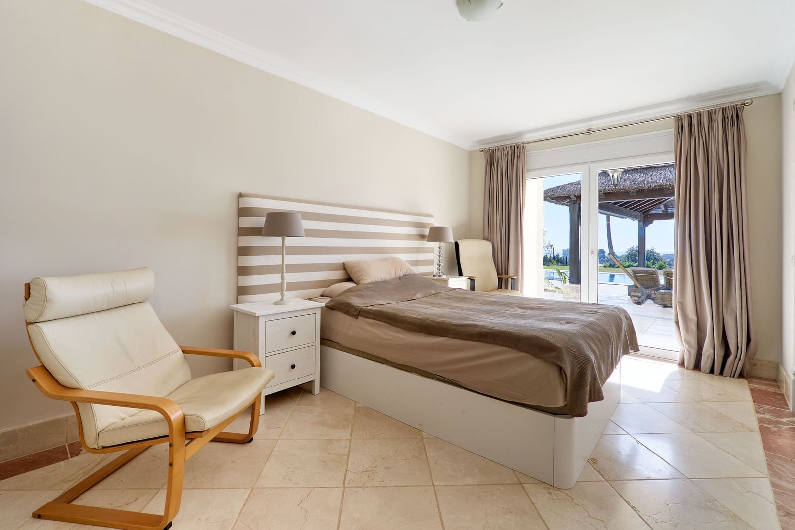 4 soverom Villa til salgs i Estepona med svømmebasseng garasje - € 2 450 000 (Ref: 8770104)