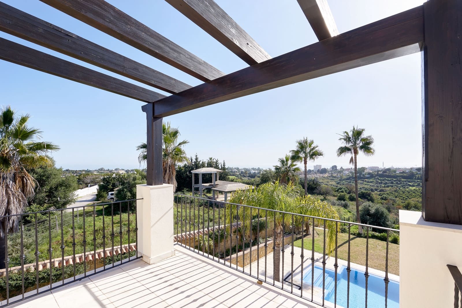4 soverom Villa til salgs i Estepona med svømmebasseng garasje - € 2 450 000 (Ref: 8770104)