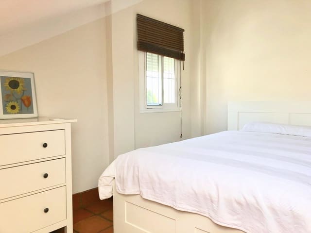 4 soverom Hus til salgs i San Pedro de Alcántara Pueblo, Marbella med svømmebasseng garasje - € 990 000 (Ref: 8801435)