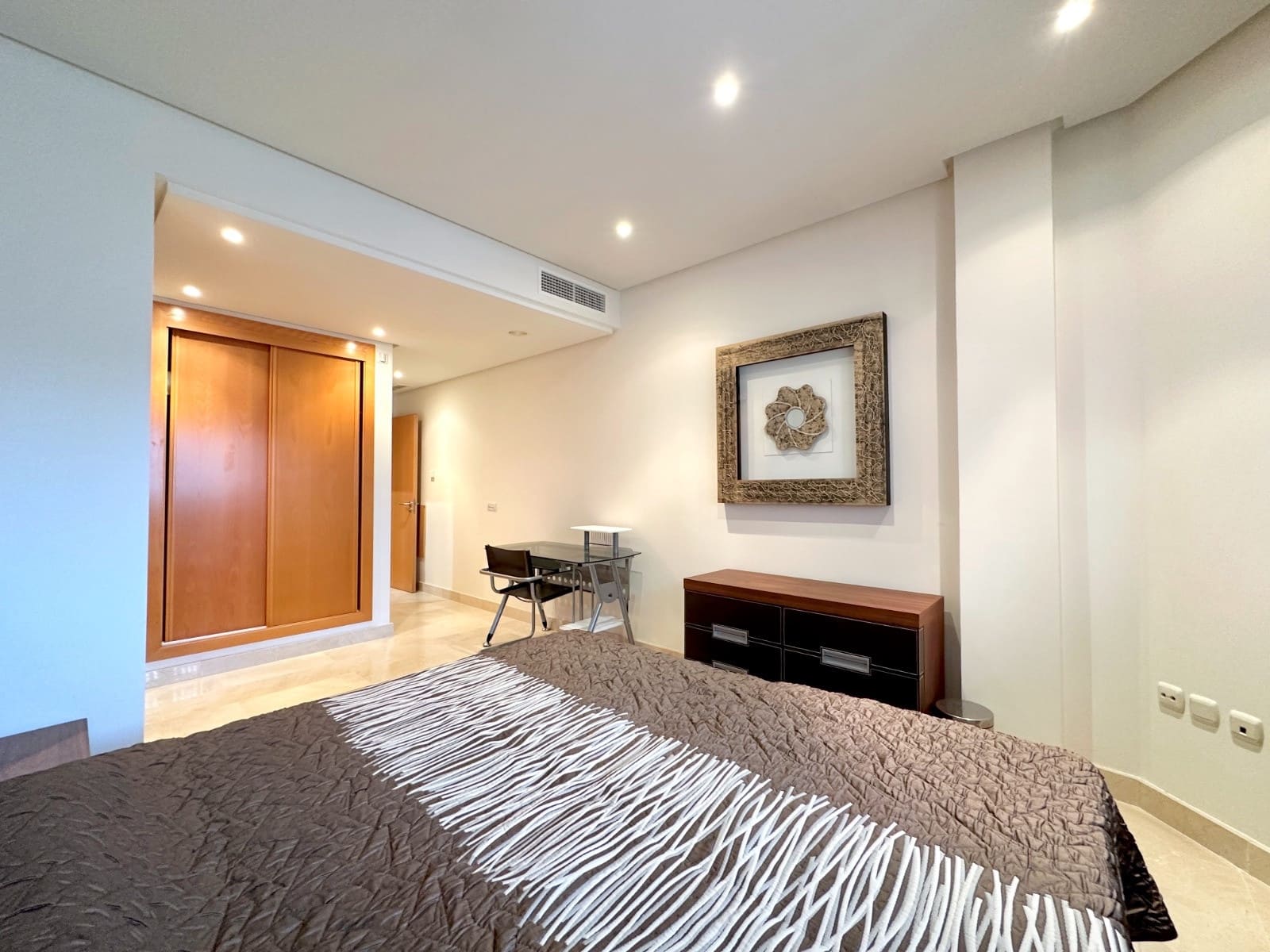 2 soveværelse Lejlighed til salg i Marbella med swimmingpool garage - € 760.000 (Ref: 8824823)