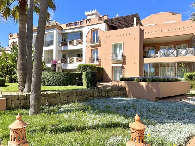Apartamento de 2 habitaciones en Bahia de Casares, Casares en venta con piscina garaje - 499.000 € (Ref: 8838404)